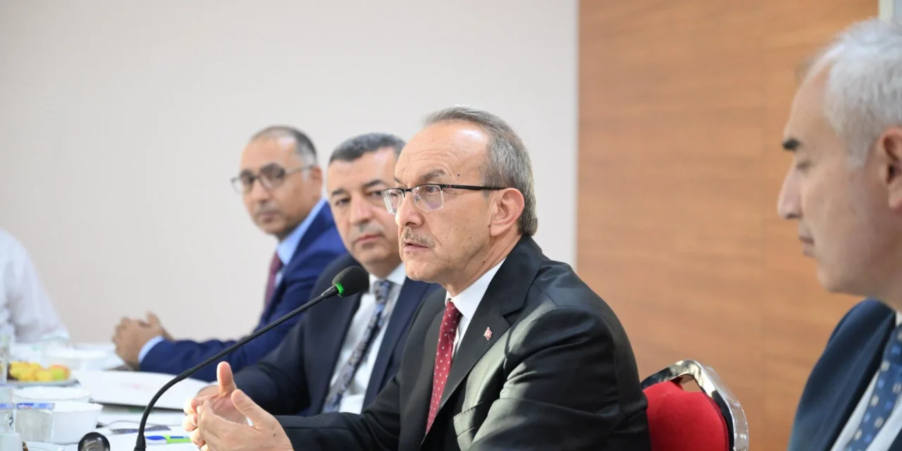 Rusya'da eğitim uçuşu yapan stratejik bombardıman uçağı düştü