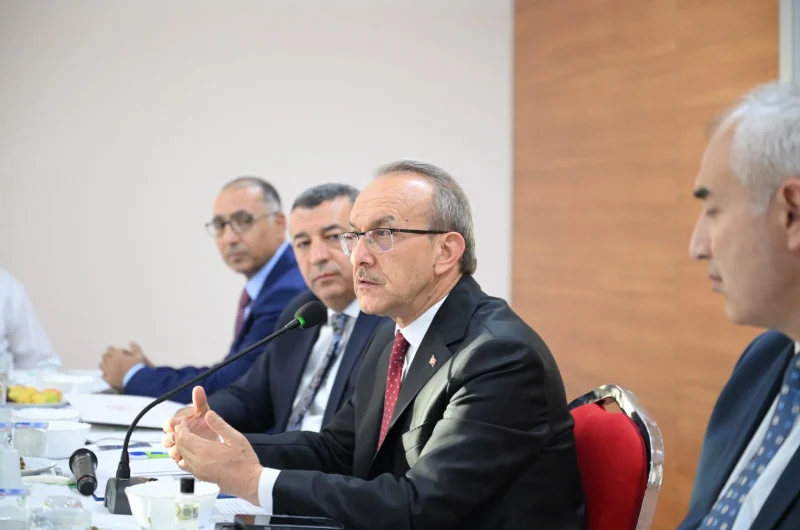 Rusya'da eğitim uçuşu yapan stratejik bombardıman uçağı düştü